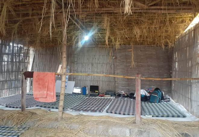 Farmers use stubble to make huts, bedding at Singhu