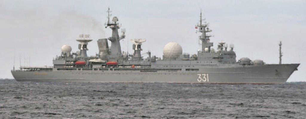 Chinese, Russian naval vessels jointly sail through Japan strait