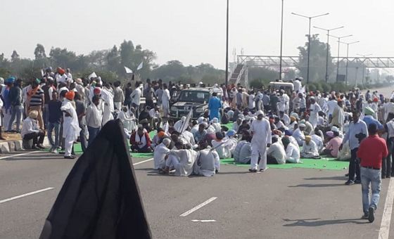 Protesting farmers enter Chandigarh University, Gharuan