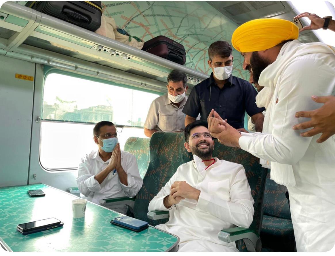 Arvind Kejriwal takes train to Punjab; will meet farmers in Mansa, traders in Bathinda