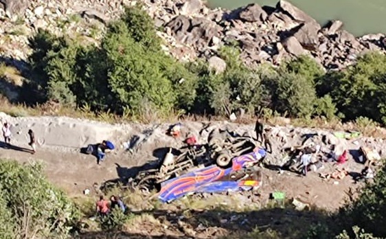 9 killed as minibus falls into gorge in J-K’s Doda