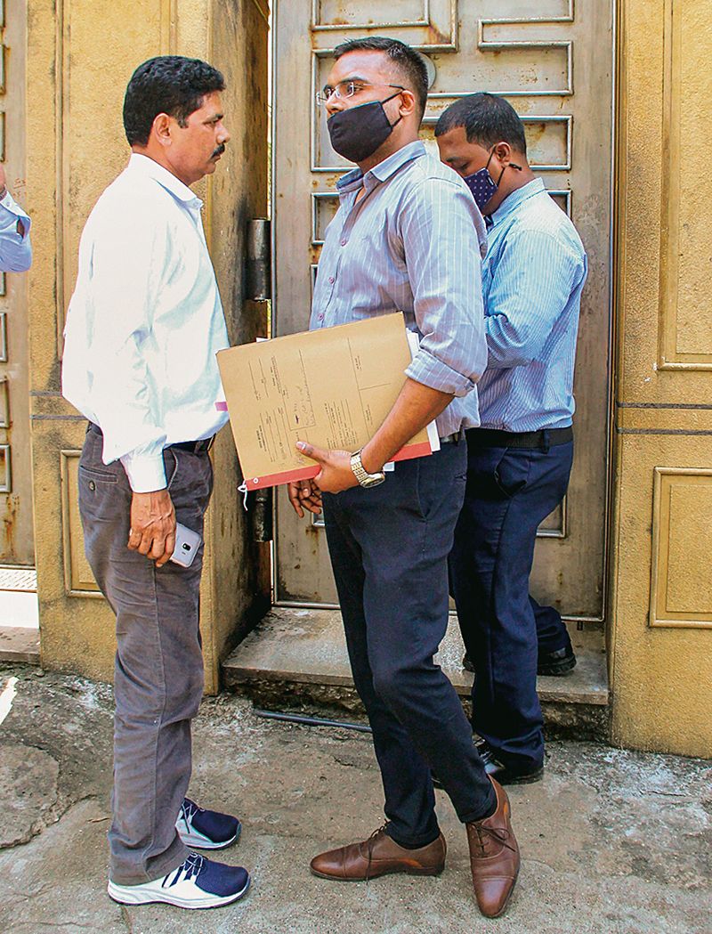 NCB team probing drugs case visits Shah Rukh Khan’s residence 'Mannat'