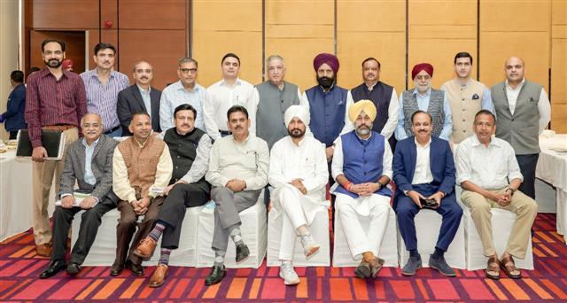 Punjab Chief Minister hosts top investors, calls for leveraging state's rising investment potential