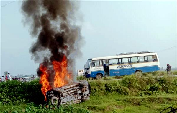 8 die in violence after farmers’ protest in UP