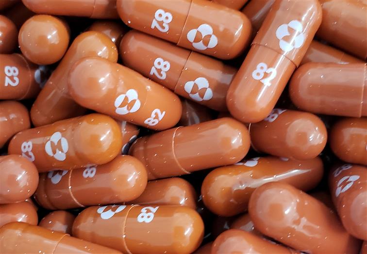 Drugmaker Merck asks US FDA to authorise promising anti-Covid pill