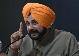 Navjot Sidhu says MHA's recent notification on BSF weakens federal structure