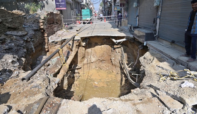 Ludhiana MC finds dart sewer line damaged at cave-in site