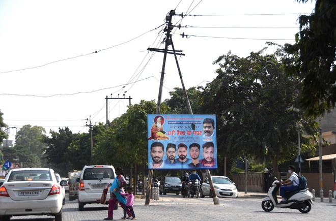 Electricity towers, poles on Ferozepur, Malhar roads pose threat to commuters
