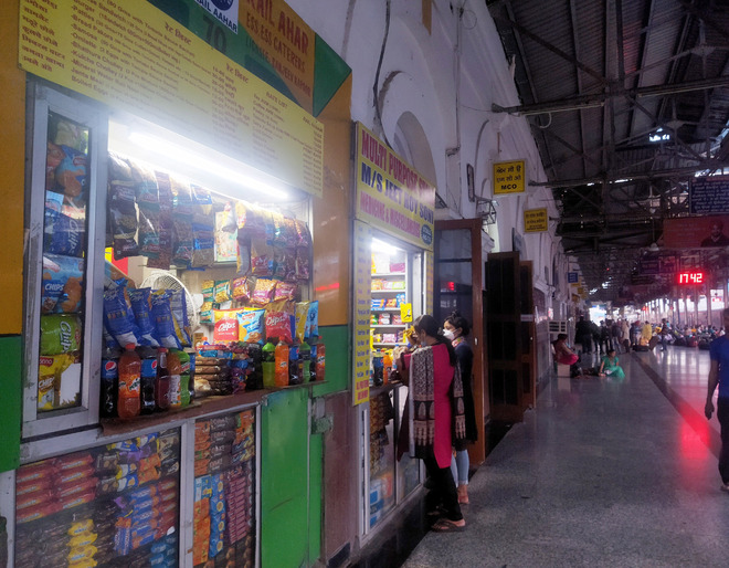 Covid heat: Amritsar railway station vendors seek 100% rent waiver