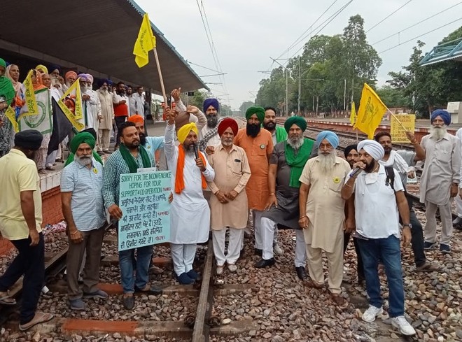 Farmers halt rail traffic in Mohali