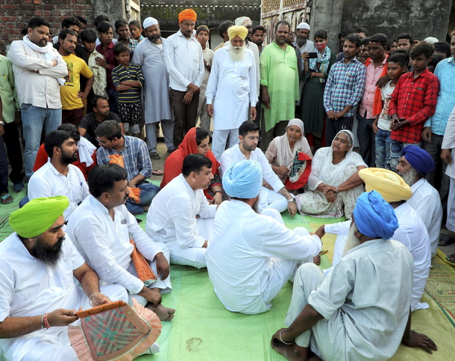 Punjab AAP leaders meet victims’ kin in Lakhimpur Kheri