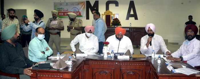 Vidhan Sabha committee reviews ongoing projects for stray animals in Amritsar