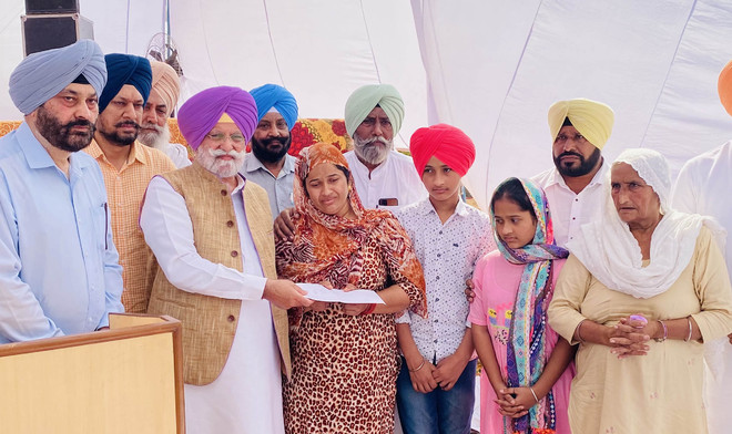 Part ex-gratia grant handed over to martyr Naib Subedar Jaswinder Singh’s family