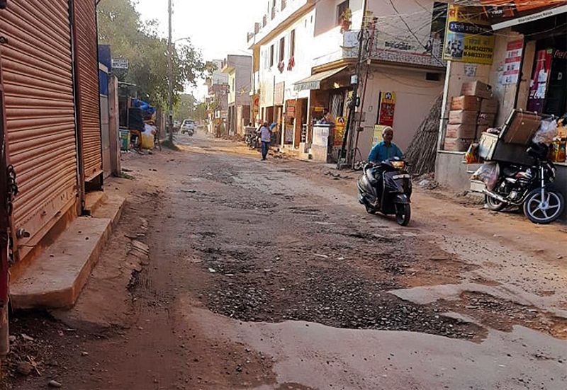 CHANDIGARH MC  ELECTIONS: Broken roads, paver blocks greet people in Rajesh Kalia’s ward