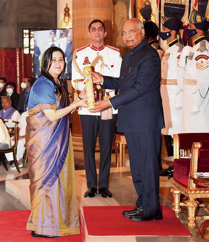 Arun Jaitley, Sushma Swaraj awarded Padma Vibhushan posthumously