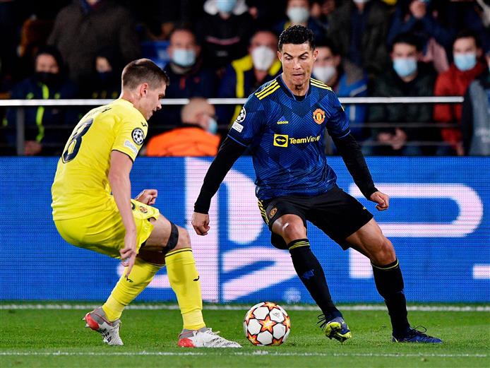 Ronaldo helps Man U into CL's last 16 with win at Villarreal