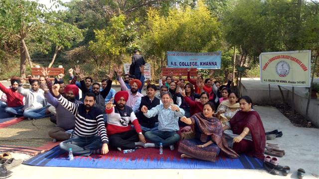 7th UGC pay scale: Varsities, colleges to observe bandh from Dec 1 in Punjab