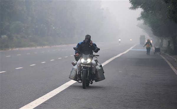Delhi air quality remains ‘very poor’, mercury dips to 10.9 degrees Celsius