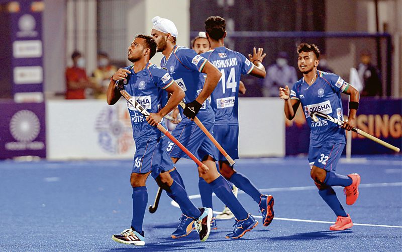 India bounce back with crushing win over Canada