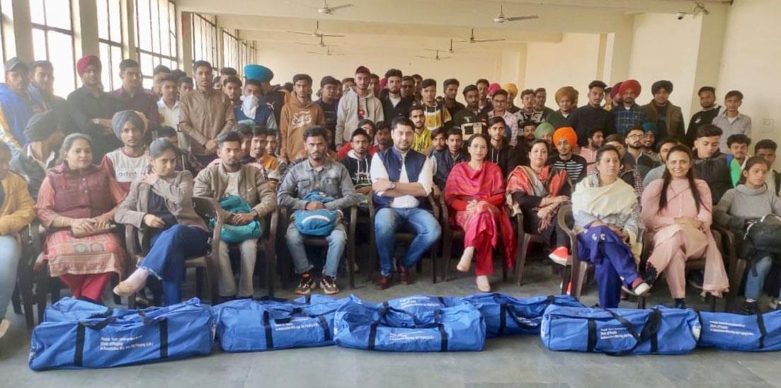 Sukhwinder Singh Bindra distributes sports kits among students