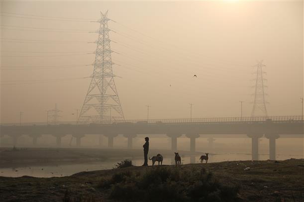 Delhi air quality remains ‘very poor’; minimum temp 10.9 degrees C