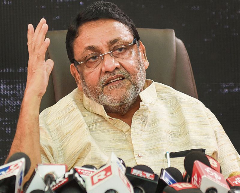 Nawab Malik claims Fadnavis appointed 'criminals' to govt posts; ex-CM quotes Shaw while BJP defends him