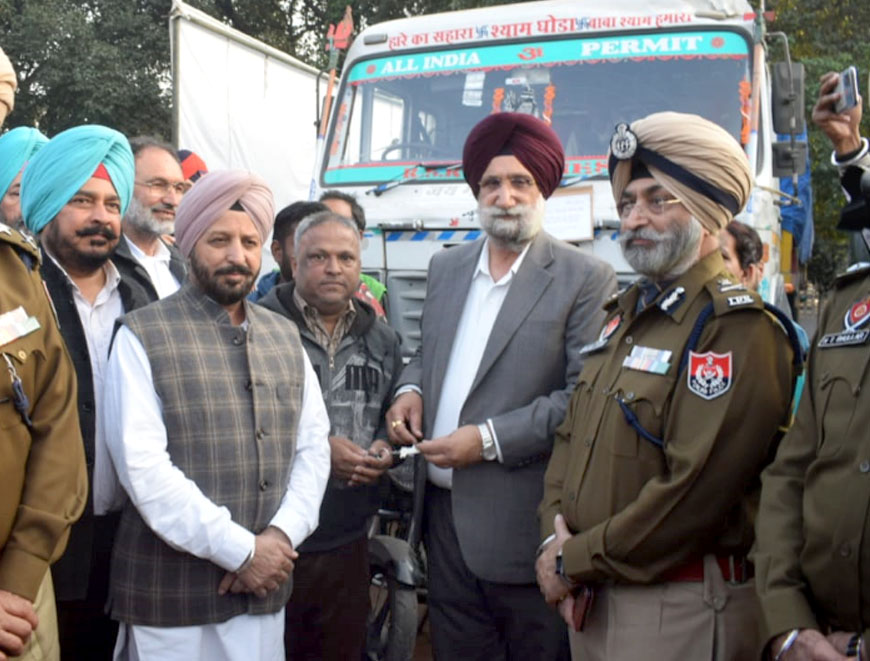 Dy CM Sukhjinder Singh Randhawa launches drive to return case properties