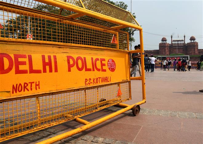 12-year-old boy gets lost after cycling 26 km to Red Fort, rescued by police