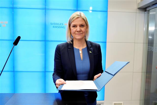 Sweden’s first female prime minister quits hours later