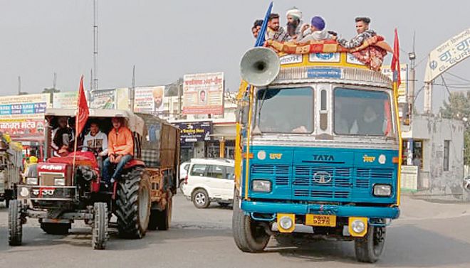 Farm unions mull climbdown on Delhi stir