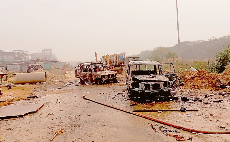 Worker dies at refinery, mob torches 6 vehicles in Bathinda