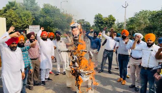 Youth Akali Dal protests against Jagdish Tytler's appointment as special invitee member