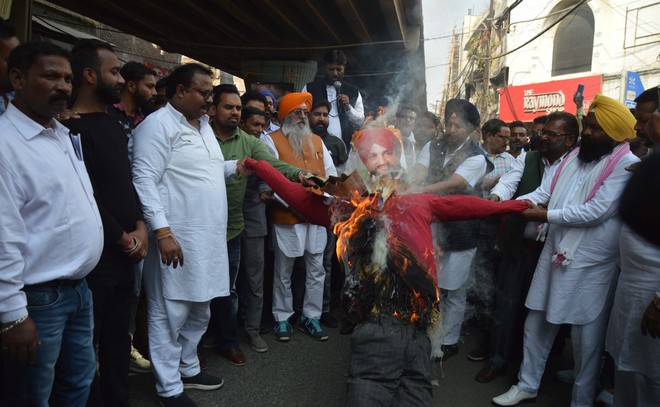 Municipal Karamchari Dal burns Punjab CM’s effigy in Ludhiana
