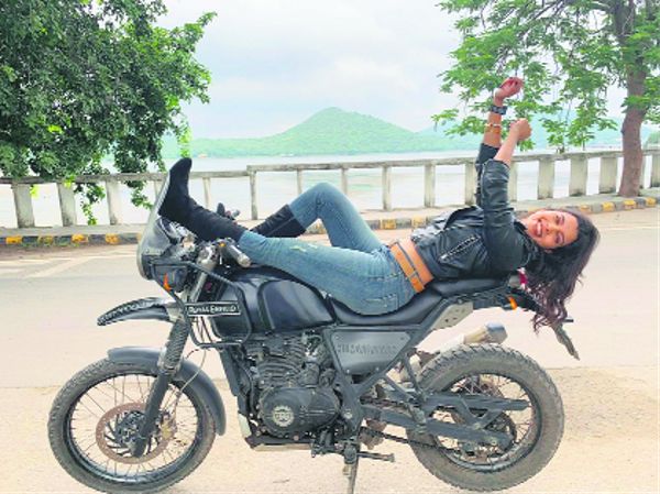 Riya Deepsi learns to ride a bike in just two hours