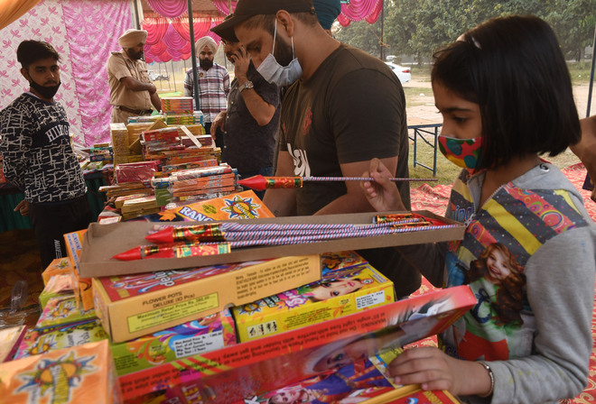 Chandigarh to enforce ban on crackers strictly; review decision: Traders