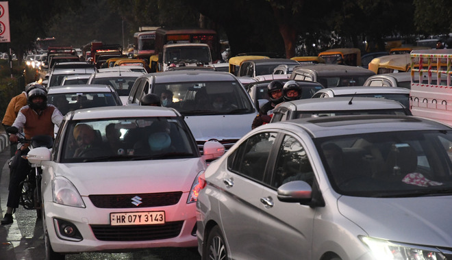 Traffic diversion triggers snarls on roads towards Zirakpur
