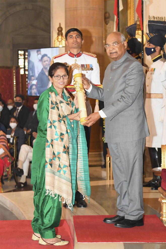 Patiala Phulkari artist Lajwanti weaves success, honoured with Padma Shri
