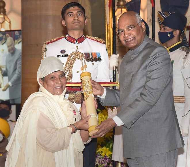 Prakash Kaur: A mother to 100 abandoned girls feted with Padma Shri