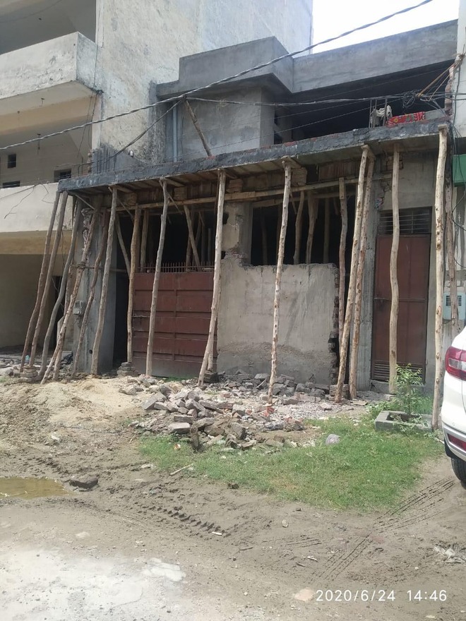 Illegal constructions: NGO protests against Ludhiana MC’s building branch officials