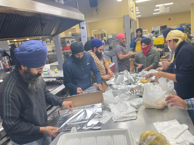 Canadian Sikhs help flood-hit in British Columbia