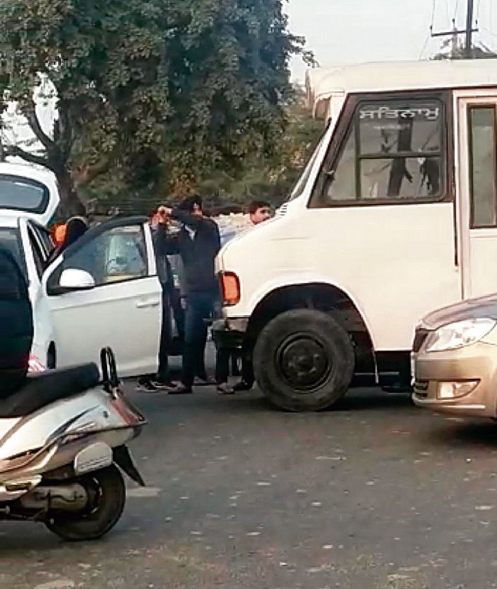 Patiala: Windshield of funeral van carrying body smashed in road rage