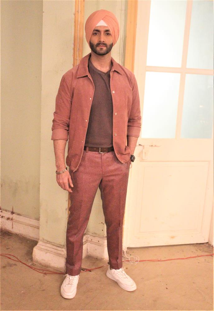 Actor Vineet Raina talks about his entry in Colors popular show Choti Sarrdaarni & more