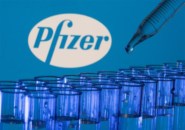 FDA expands Pfizer COVID booster, opens extra dose to age 16