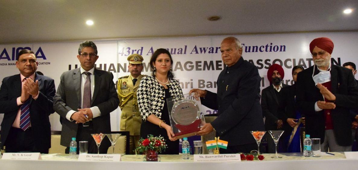 Ludhiana: Punjab Governor presents achievement awards to 6 business leaders