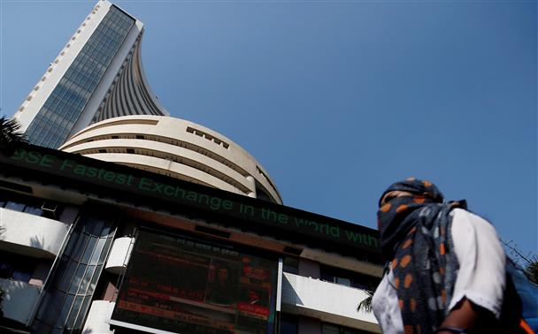 Sensex slumps 949 points as Omicron spreads in India; investors lose Rs 4.29 lakh-crore