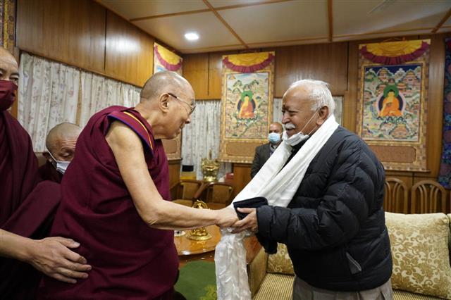 RSS chief Mohan Bhagwat meets the Dalai Lama