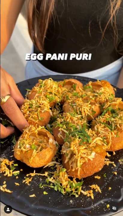 What do you think about 'egg pani puri'? Decide after watching this video