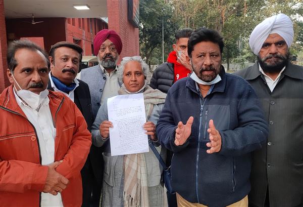 High drama over 'fake' voter cards in Chandigarh
