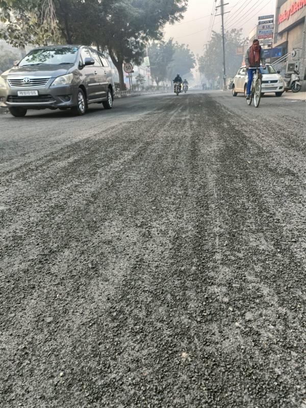 Recently recarpeted Ludhiana's Pakhowal, Dugri roads start peeling off