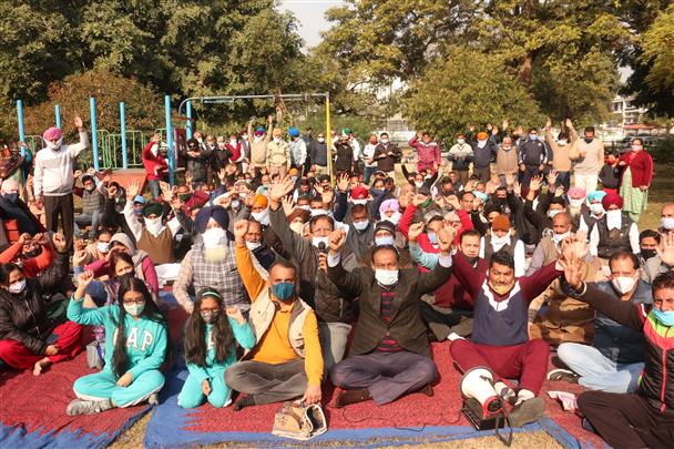 Chandigarh Employees' Housing Scheme: Allottees hold rally, express anger over failure to build their houses